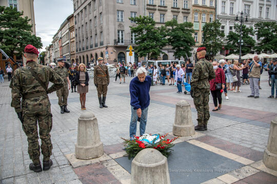 bs-sierpnia 05, 2020-jg_200805_oto_9563.jpg-Kadrówka,Pomnik,Rynek