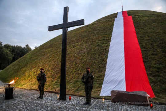 bs-sierpnia 05, 2020-img_0672.jpg-Capstrzyk,Kadrówka,Kopiec