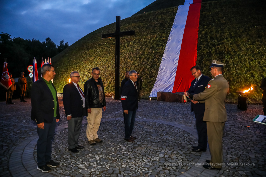 bs-sierpnia 05, 2020-img_0778.jpg-Capstrzyk,Kadrówka,Kopiec  Autor: B. Świerzowski