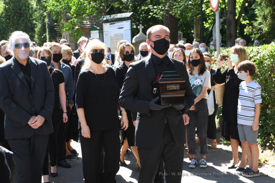 03jpg.jpg-Ceremonia pogrzebowa Ewy Demarczyk