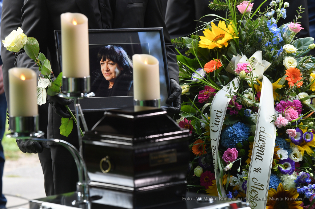 13jpg.jpg-Ceremonia pogrzebowa Ewy Demarczyk  Autor: W. Majka