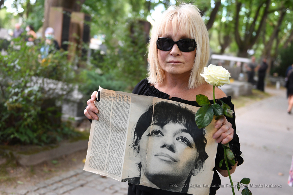 30jpg.jpg-Ceremonia pogrzebowa Ewy Demarczyk  Autor: W. Majka