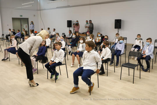 bs_200901_4113.jpg-Rok Szkolny,Majchrowski,Gotyk