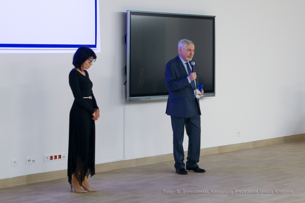 bs_200901_4147.jpg-Rok Szkolny,Majchrowski,Gotyk  Autor: B. Świerzowski