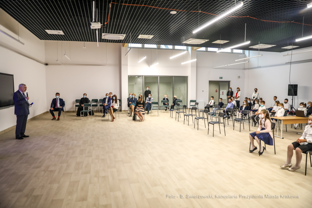 bs_200901_4149.jpg-Rok Szkolny,Majchrowski,Gotyk  Autor: B. Świerzowski