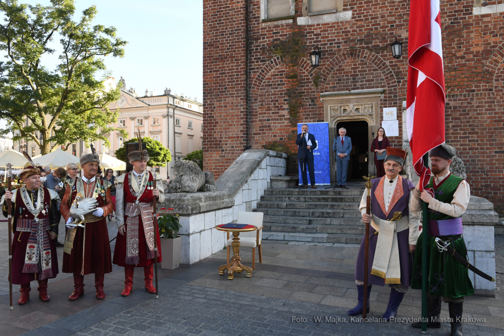 uruchomienie dzwonu gwałtownego na wieży Ratuszowej   Autor: W. Majka