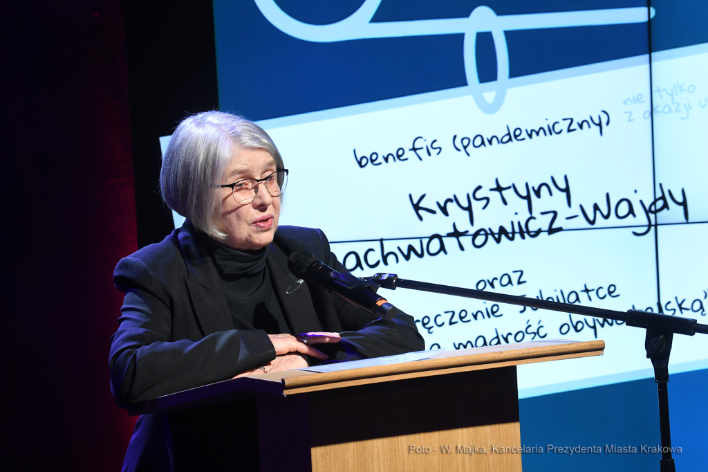 12jpg.jpg-Krystyna Zachwatowicz - Medal za Mądrość Obywaterlską  Autor: W. Majka