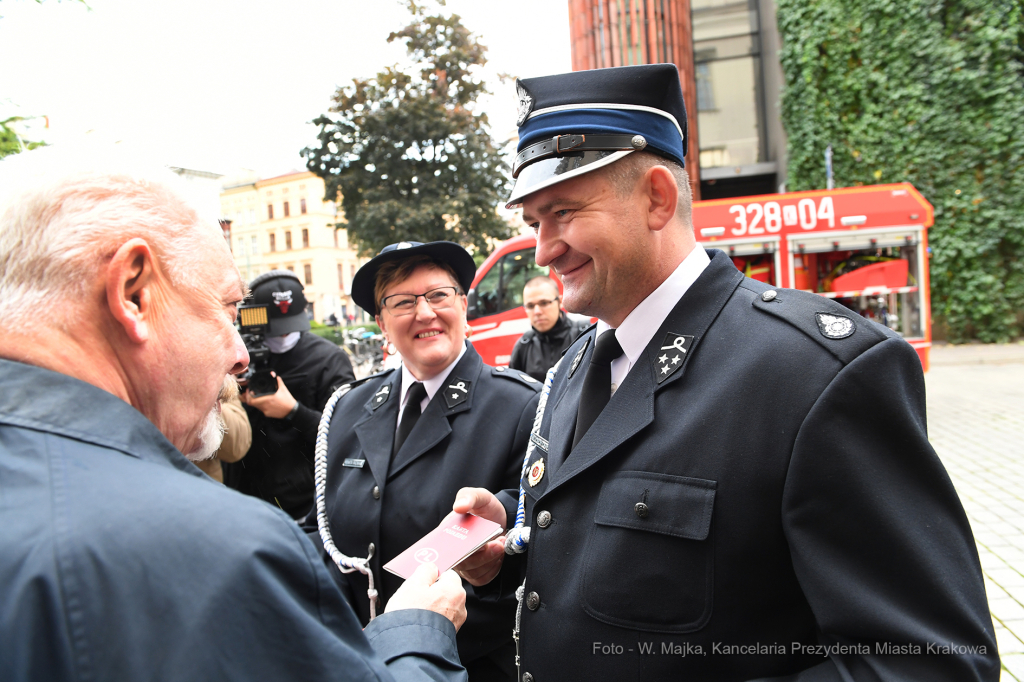 08jpg.jpg-wóz strażacki  Autor: W. Majka