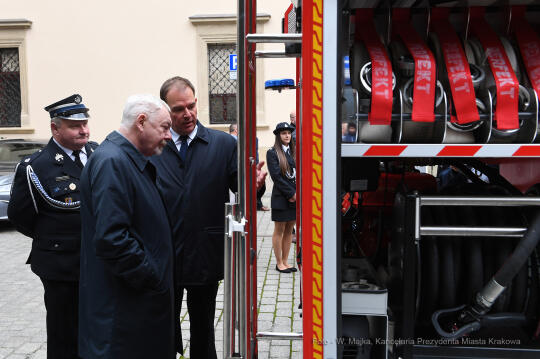 14jpg.jpg-wóz strażacki