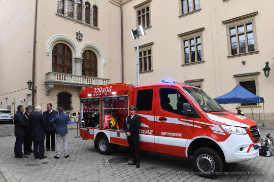 16jpg.jpg-wóz strażacki
