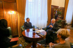 bs_201001_0012.jpg-Ambasador Japonii, Majchrowski,Spotkanie