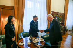 bs_201001_0057.jpg-Ambasador Japonii, Majchrowski,Spotkanie