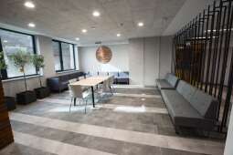 dsc_0914.jpg-Budynek tzw. starego Paderevianum po remoncie