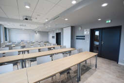 dsc_1137.jpg-Budynek tzw. starego Paderevianum po remoncie