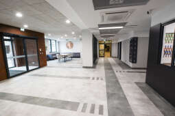 dsc_1417.jpg-Budynek tzw. starego Paderevianum po remoncie