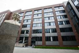 dsc_1451.jpg-Budynek tzw. starego Paderevianum po remoncie