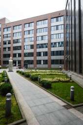 dsc_1463.jpg-Budynek tzw. starego Paderevianum po remoncie