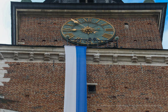 bs_201031_0125.jpg-Rocznica, Ratusz, Zmiana warty