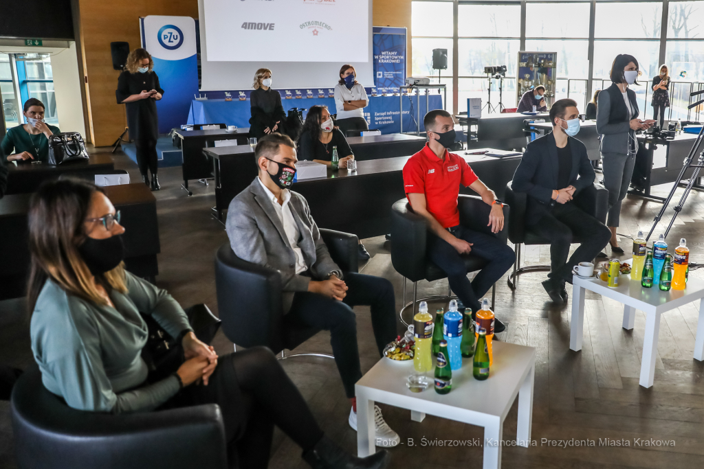 bs_201118_1379.jpg-CM,Korfel,Konferencja  Autor: B. Świerzowski