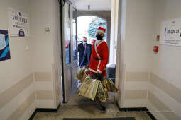 bs-grudnia 06, 2020-033a2306.jpg-Mikołaj, Szpital,  Dzieci