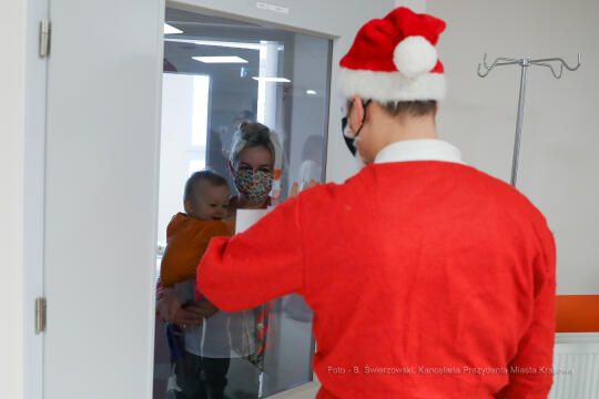 bs-grudnia 06, 2020-033a2386.jpg-Mikołaj, Szpital,  Dzieci