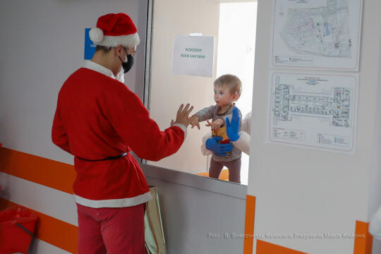 bs-grudnia 06, 2020-033a2431.jpg-Mikołaj, Szpital,  Dzieci