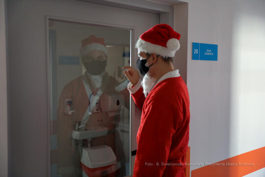 bs-grudnia 06, 2020-033a2462.jpg-Mikołaj, Szpital,  Dzieci
