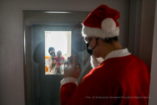 bs-grudnia 06, 2020-033a2463.jpg-Mikołaj, Szpital,  Dzieci