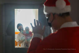 bs-grudnia 06, 2020-033a2469.jpg-Mikołaj, Szpital,  Dzieci