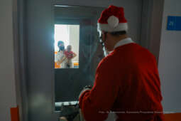 bs-grudnia 06, 2020-033a2477.jpg-Mikołaj, Szpital,  Dzieci