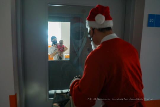 bs-grudnia 06, 2020-033a2477.jpg-Mikołaj, Szpital,  Dzieci