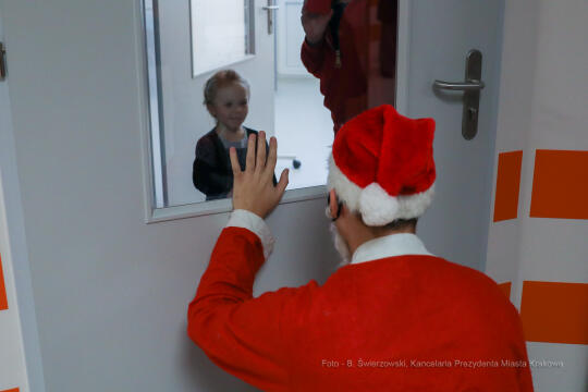 bs-grudnia 06, 2020-033a2514.jpg-Mikołaj, Szpital,  Dzieci