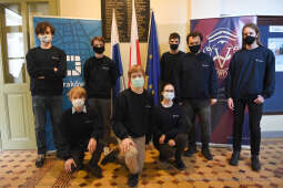 05jpg.jpg-Drużyna V LO