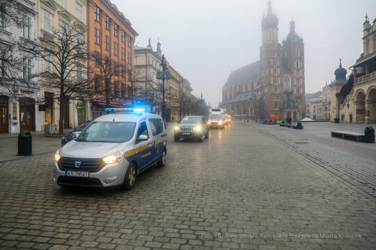 bs_201220_2856.jpg-Wigilia dla Bezdomnych, Kulig, Kościuszko, Rynek