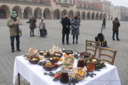 bs_201220_2866.jpg-Wigilia dla Bezdomnych, Kulig, Kościuszko, Rynek