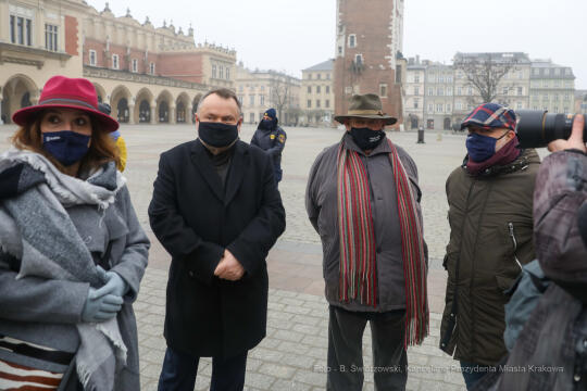 bs_201220_2900.jpg-Wigilia dla Bezdomnych, Kulig, Kościuszko, Rynek