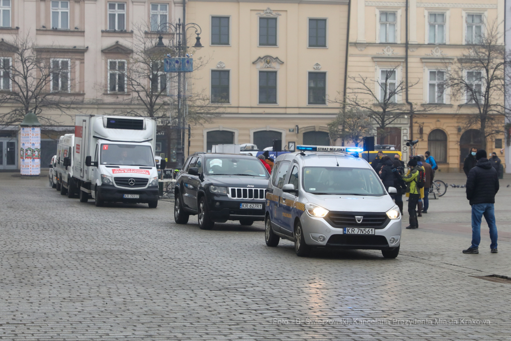 bs_201220_2994.jpg-Wigilia dla Bezdomnych, Kulig, Kościuszko, Rynek  Autor: B. Świerzowski