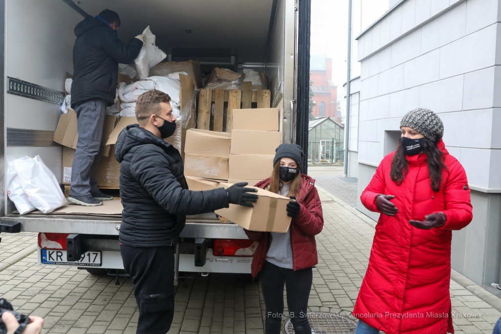 bs_201220_3048.jpg-Wigilia dla Bezdomnych, Kulig, Kościuszko, Rynek  Autor: B. Świerzowski