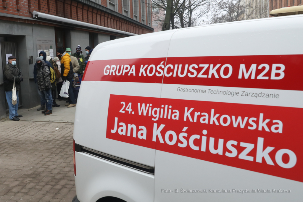 bs_201220_3054.jpg-Wigilia dla Bezdomnych, Kulig, Kościuszko, Rynek  Autor: B. Świerzowski