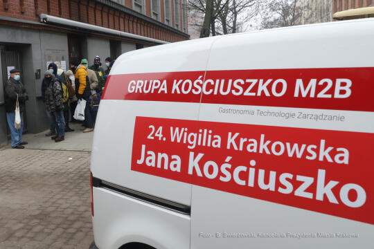 bs_201220_3054.jpg-Wigilia dla Bezdomnych, Kulig, Kościuszko, Rynek