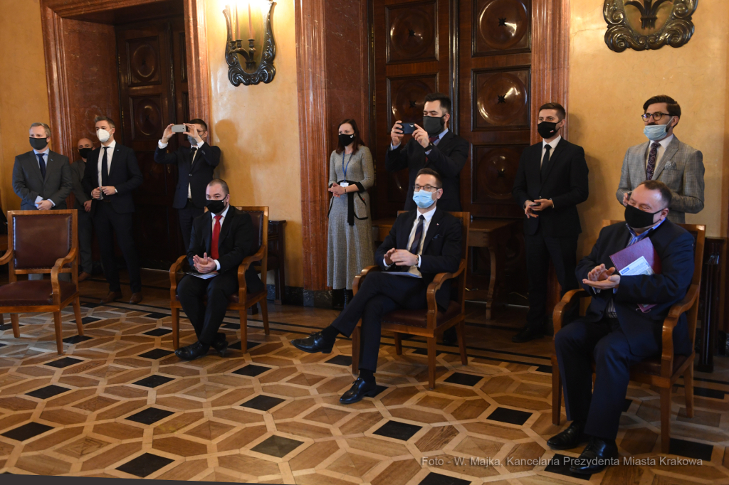 11jpg.jpg-umowa na tramwaj do Mistrzejowic  Autor: W. Majka