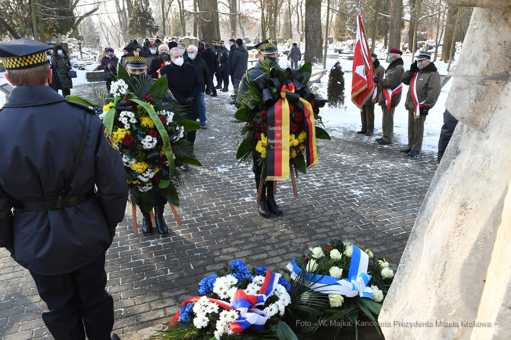 09jpg.jpg-zakończenie okupacji hitlerowskiej  Autor: W. Majka