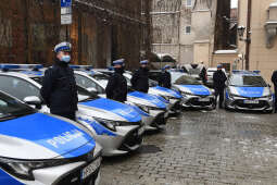 04jpg.jpg-samochody dla Policji