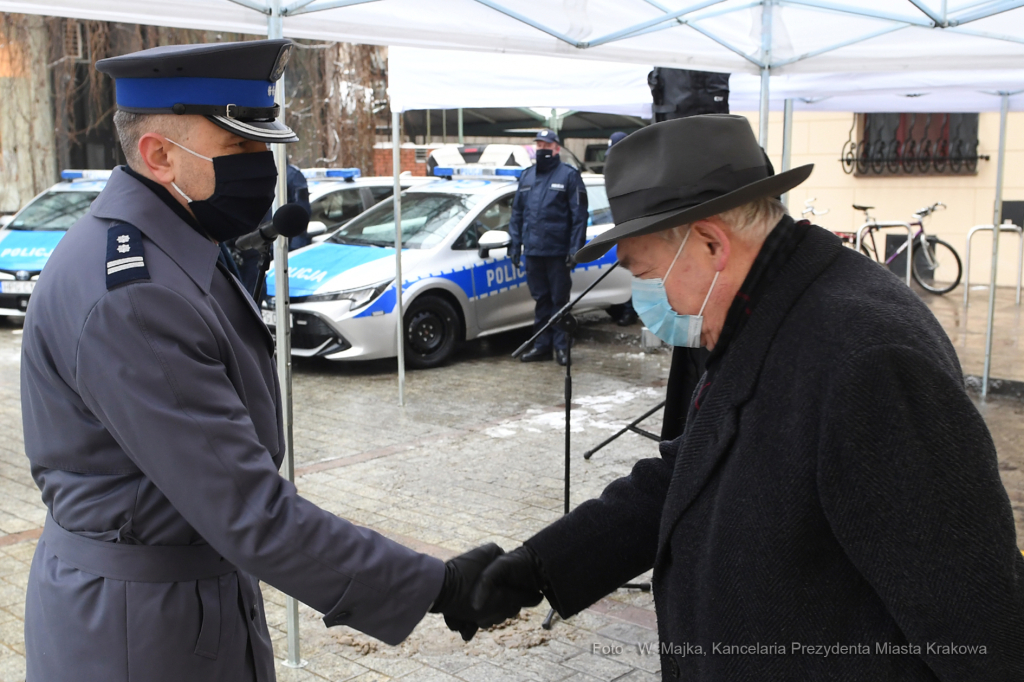 12jpg.jpg-samochody dla Policji  Autor: W. Majka