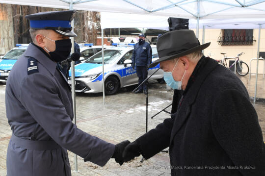 12jpg.jpg-samochody dla Policji