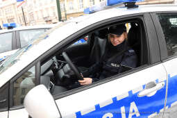 13jpg.jpg-samochody dla Policji