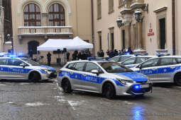 14jpg.jpg-samochody dla Policji