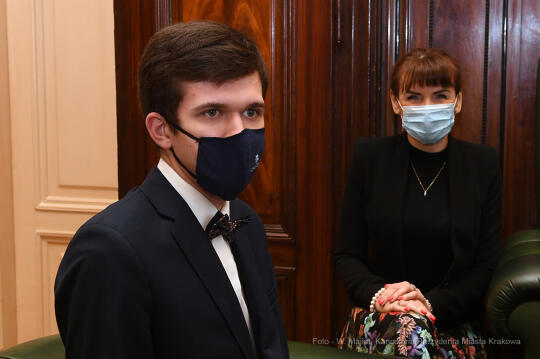 05jpg.jpg-Spotkanie laureatami stypendium Prezydenta Miasta Krakowa im. Juljusza Lae