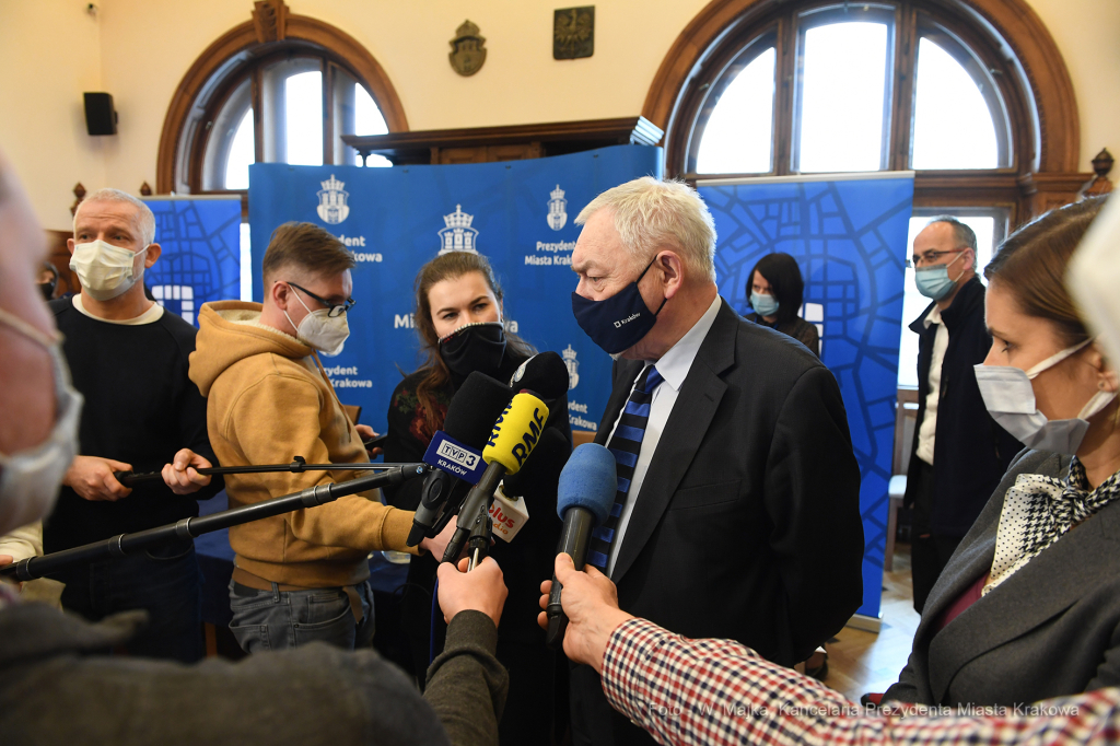 10jpg.jpg-konferencja prasowa nt. pożaru archiwum UMK  Autor: W. Majka