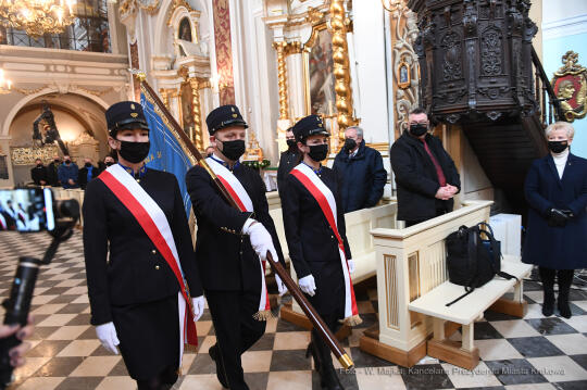 03jpg.jpg-Ceremonia nadania sztandaru  Wodociągom Miasta Krakowa SA